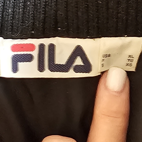 Fila puffer jacket size XL for men - Picture 3 of 4